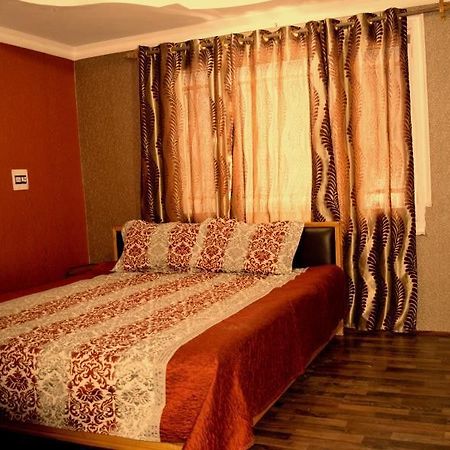 Paristan Resort Pahalgam Exterior photo